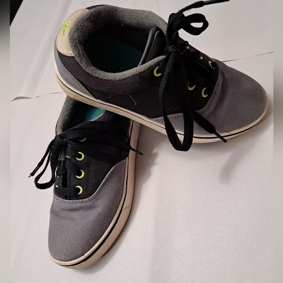 Heelys Launch Canvas Sneaker/Skates   Youth Size 3 - Picture 9 of 11